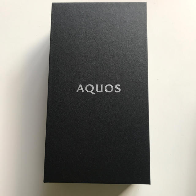AQUOS(アクオス)の【人気商品‼︎】AQUOS R2 compact スマホ/家電/カメラのスマートフォン/携帯電話(スマートフォン本体)の商品写真