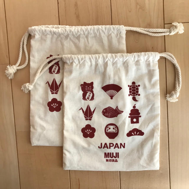 MUJI (無印良品)(ムジルシリョウヒン)の【新品 未使用】無印 巾着袋 ポーチ JAPAN 2枚組 レディースのファッション小物(ポーチ)の商品写真