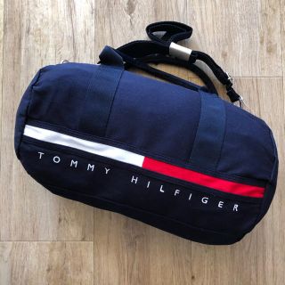 トミーヒルフィガー(TOMMY HILFIGER)のトミーヒルフィガー　ネイビー　鞄　小型ボストンバッグ(ボストンバッグ)