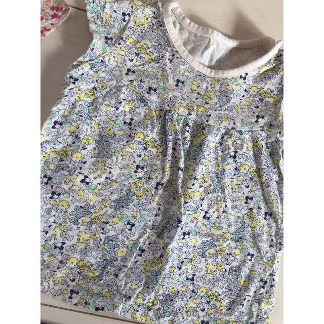 UNIQLO(ユニクロ)のベビー 花柄トップス 2枚セット キッズ/ベビー/マタニティのベビー服(~85cm)(シャツ/カットソー)の商品写真