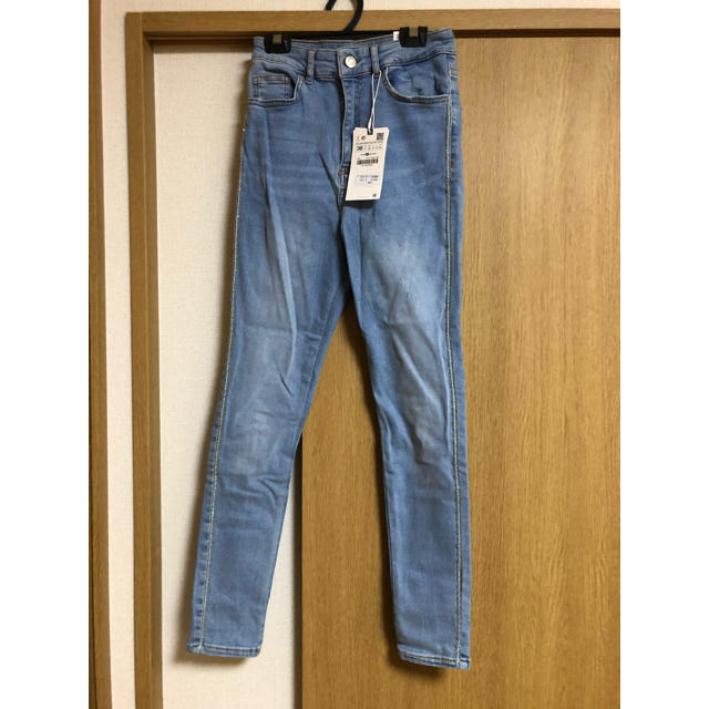 ZARA(ザラ)のZARA スキニーデニムパンツ レディースのパンツ(スキニーパンツ)の商品写真