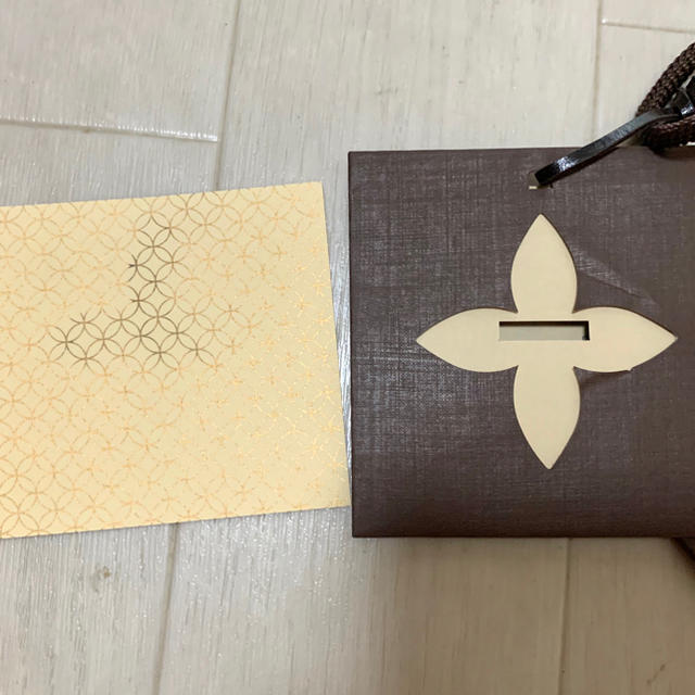 LOUIS VUITTON(ルイヴィトン)のLOUIS VUITTON  ショップ袋　箱　クロス　メッセージカード　付属品 レディースのバッグ(ショップ袋)の商品写真