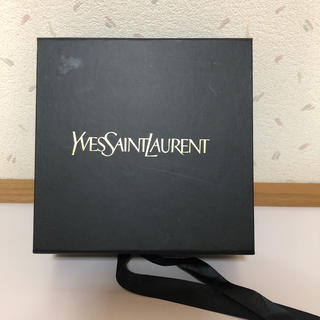 イヴサンローランボーテ(Yves Saint Laurent Beaute)のYves Saint Laurent 箱(ショップ袋)