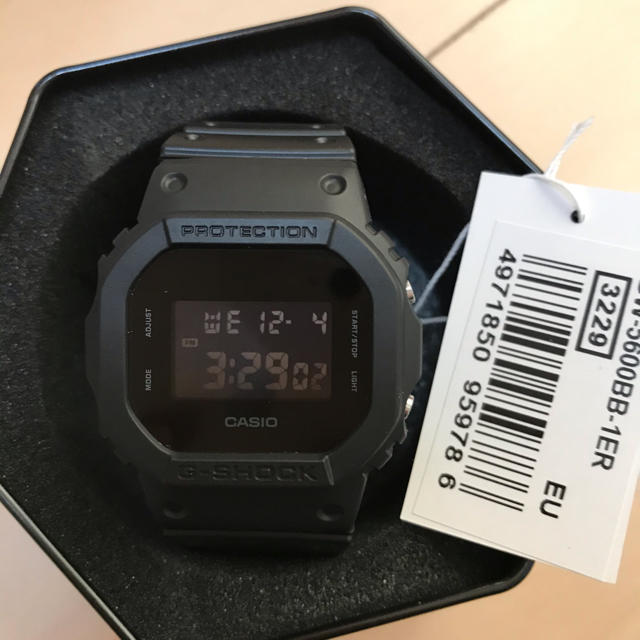 新品　 CASIO G-SHOCK DW-5600BB-1 ソリッドカラーズ時計