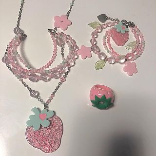 アンジェリックプリティー(Angelic Pretty)のいちごちゃんネックレス＆ブレスレット　ピンク　おまけ付き(ネックレス)