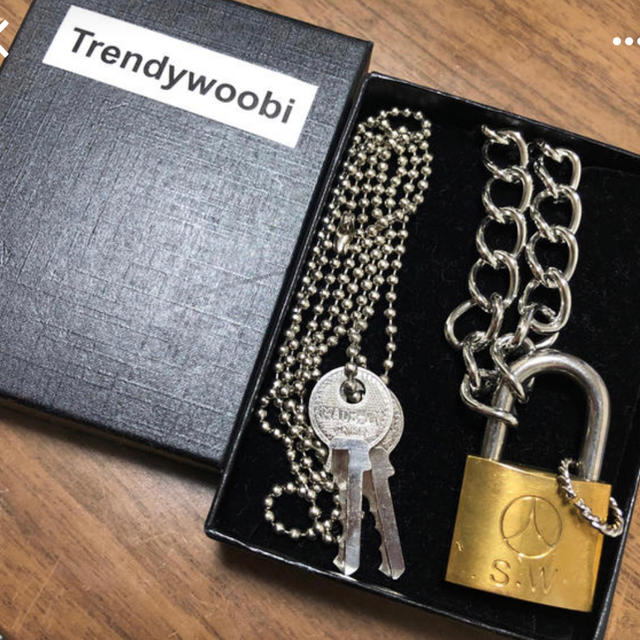 防弾少年団(BTS)(ボウダンショウネンダン)のtrendywoobi 南京錠ネックレス メンズのアクセサリー(ネックレス)の商品写真