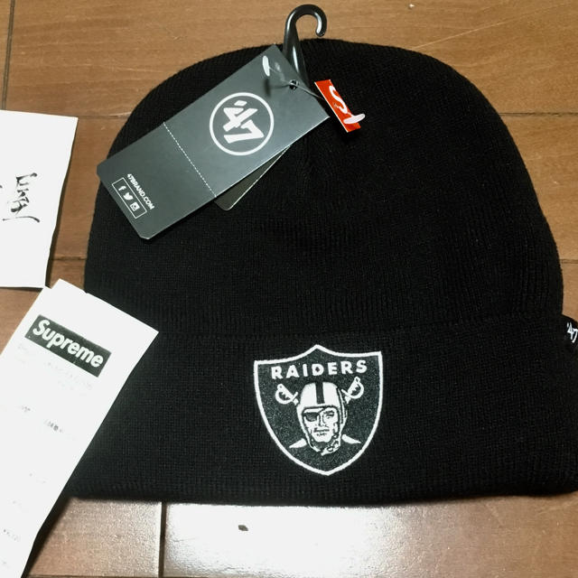 メンズsupreme ビーニー　raiders beanie 黒