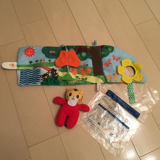 Benesse こどもちゃれんじBaby にぎにぎしまじろうと手ざわり布絵本(知育玩具)