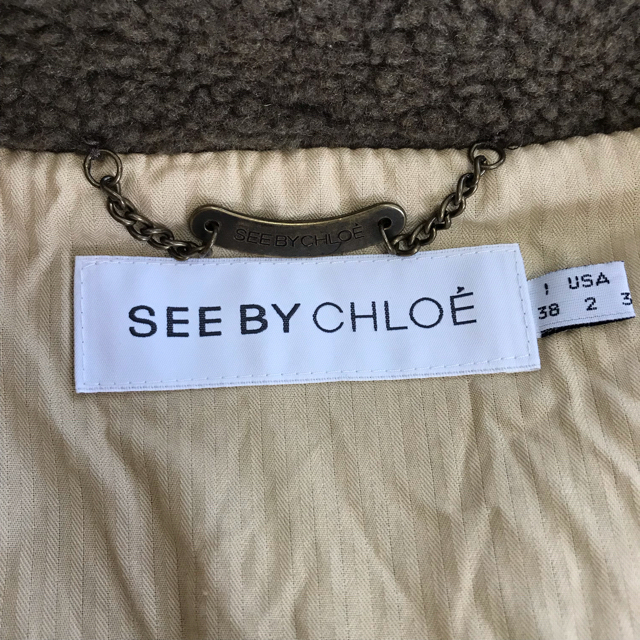 SEE BY CHLOE(シーバイクロエ)の【see by chloe】 ボアブルゾン ノーカラー ボアジャケット カーキ レディースのジャケット/アウター(ブルゾン)の商品写真