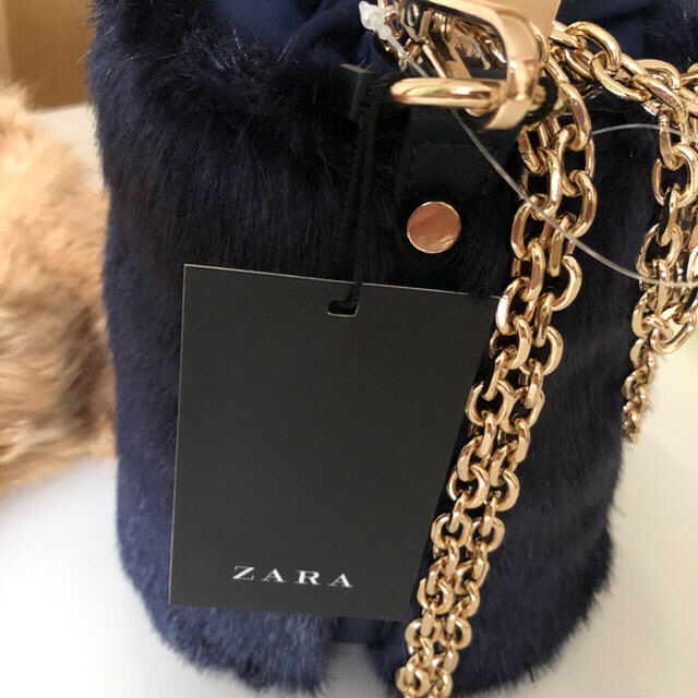 ZARA(ザラ)のみゃこ様専用⭐︎ZARA  ファーバッグ レディースのバッグ(ショルダーバッグ)の商品写真