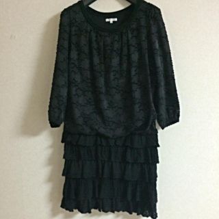 トゥービーシック(TO BE CHIC)のTO BE CHICフリルワンピ(ひざ丈ワンピース)