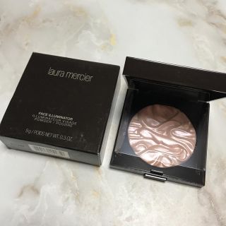 ローラメルシエ(laura mercier)の新品　未使用　ローラメルシエ　フェイス　イルミネーター　ディボーション(フェイスパウダー)