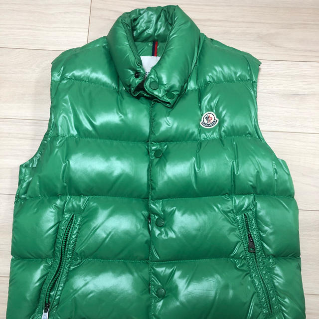 MONCLER(モンクレール)のモンクレール　ダウンベスト　TIB メンズのジャケット/アウター(ダウンベスト)の商品写真