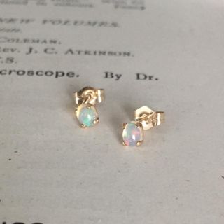 ハンドメイド  プレシャス　オパール　ピアス　/イヤリング(ピアス)