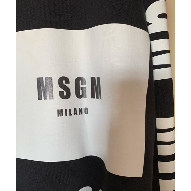 MSGM(エムエスジイエム)の大人気　MSGM トレーナー　XSサイズ レディースのトップス(トレーナー/スウェット)の商品写真