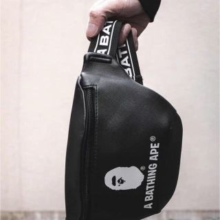 アベイシングエイプ(A BATHING APE)のAPE エイプ ウエストポーチ  black ホディバック(ウエストポーチ)