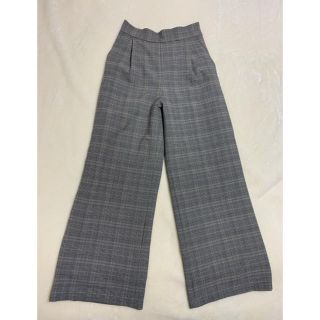 バーニーズニューヨーク(BARNEYS NEW YORK)のBARNEYS NEWYORK 美品 チェック クロップドパンツ グレー(クロップドパンツ)