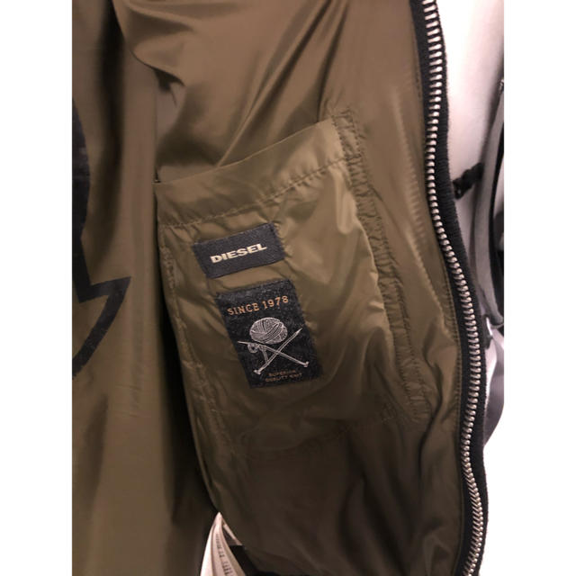 DIESEL(ディーゼル)のMA-1ジャケット メンズのジャケット/アウター(ミリタリージャケット)の商品写真