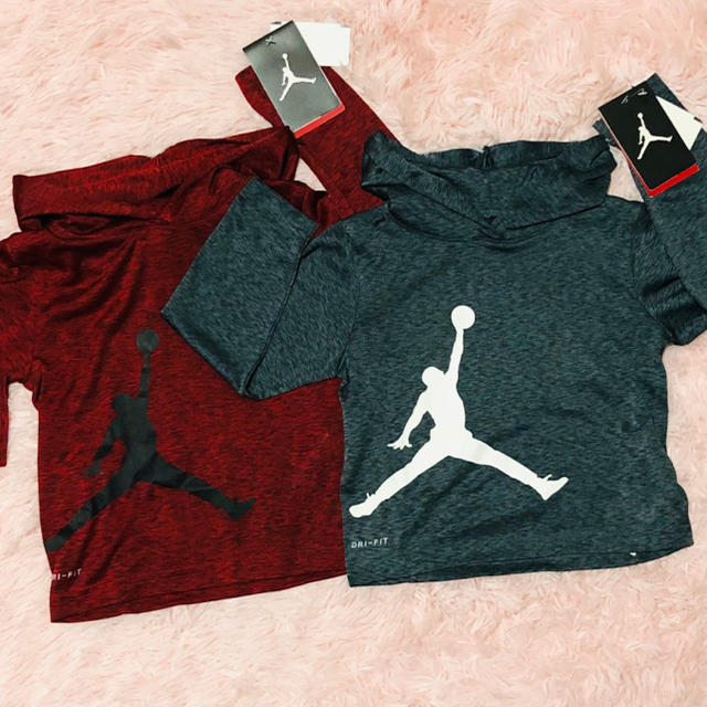 NIKE(ナイキ)のjordan ジョーダン 薄手 スウェット スエット パーカー  キッズ/ベビー/マタニティのキッズ服男の子用(90cm~)(Tシャツ/カットソー)の商品写真