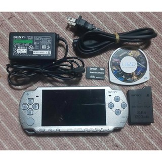 プレイステーションポータブル(PlayStation Portable)のPSP-2000（銀）すぐ遊べるセット（管02）(携帯用ゲーム機本体)