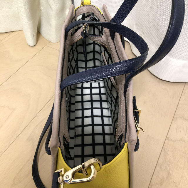 kate spade new york(ケイトスペードニューヨーク)のkatespade トライカラー ハンドバッグ レディースのバッグ(ハンドバッグ)の商品写真