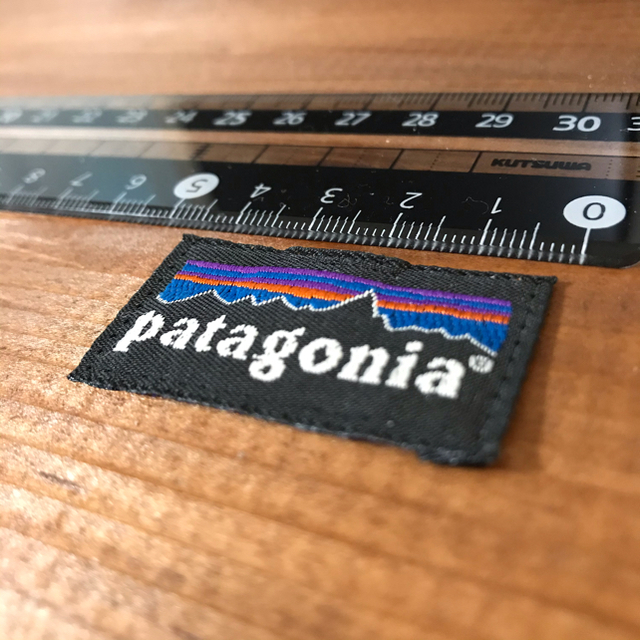 patagonia(パタゴニア)の専用　2枚Patagonia タグ ワッペン　 ハンドメイドの素材/材料(各種パーツ)の商品写真