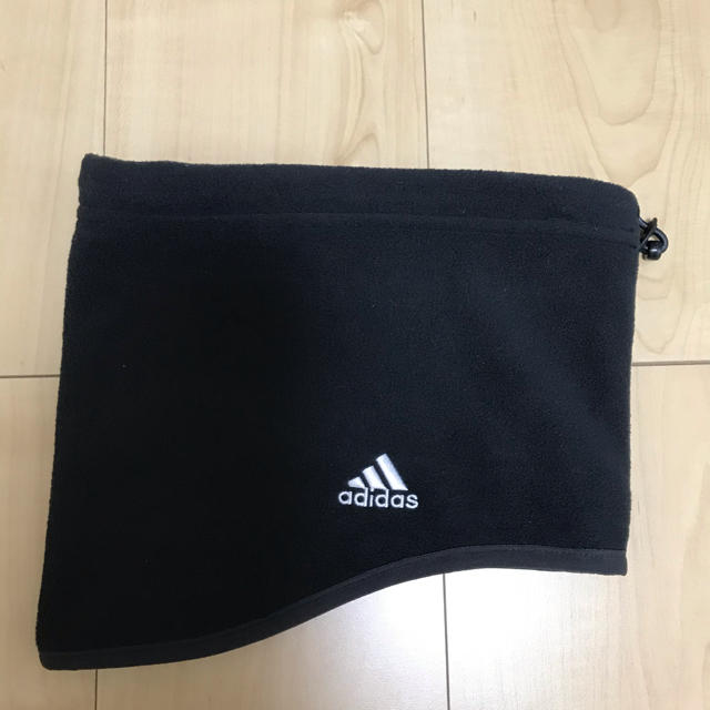 adidas(アディダス)の新品未使用・adidas ネックウォーマー黒 キッズ/ベビー/マタニティのこども用ファッション小物(マフラー/ストール)の商品写真