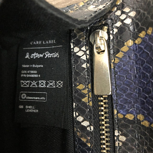 ZARA(ザラ)の& Other Stories アンドアザーストリーズ レザーカードケース レディースのファッション小物(名刺入れ/定期入れ)の商品写真