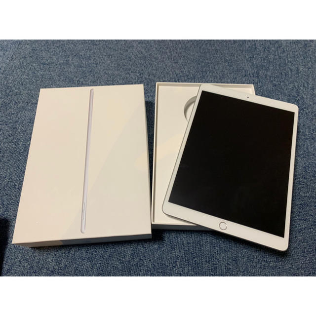 世界的に有名な iPad - おまけ付き 付属品 256GB 10.5インチ Air3 iPad