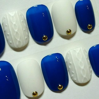 ロイヤルブルー×マットニットネイル コスメ/美容のネイル(つけ爪/ネイルチップ)の商品写真