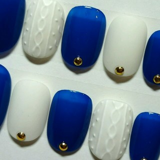 ロイヤルブルー×マットニットネイル コスメ/美容のネイル(つけ爪/ネイルチップ)の商品写真