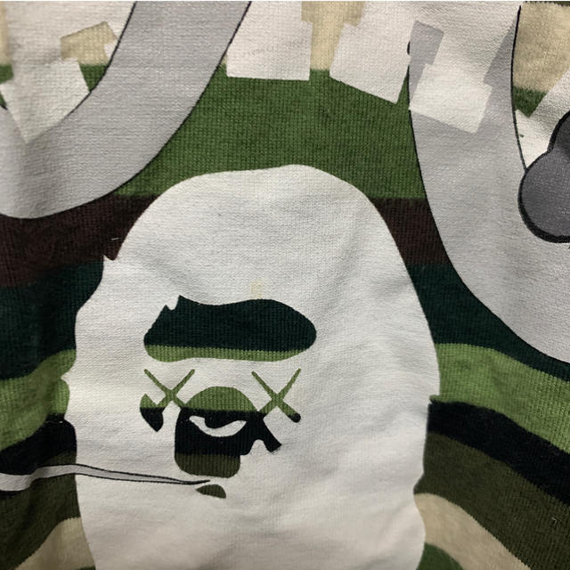 A BATHING APE(アベイシングエイプ)のAPE×kaws コラボTシャツ メンズのトップス(Tシャツ/カットソー(半袖/袖なし))の商品写真