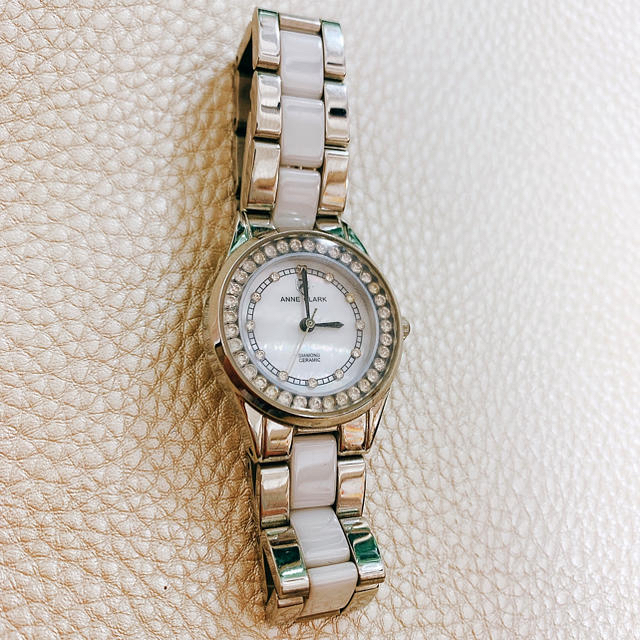 ANNE CLARK(アンクラーク)の腕時計 シルバー レディースのファッション小物(腕時計)の商品写真