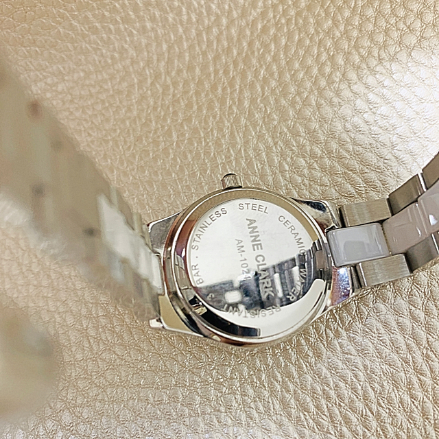 ANNE CLARK(アンクラーク)の腕時計 シルバー レディースのファッション小物(腕時計)の商品写真