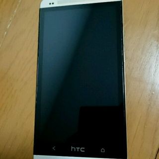 HTC J One HTL22 シルバー(スマートフォン本体)