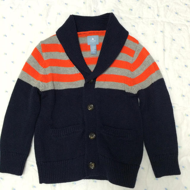 babyGAP(ベビーギャップ)のgapニットカーディガン90 キッズ/ベビー/マタニティのキッズ服男の子用(90cm~)(カーディガン)の商品写真