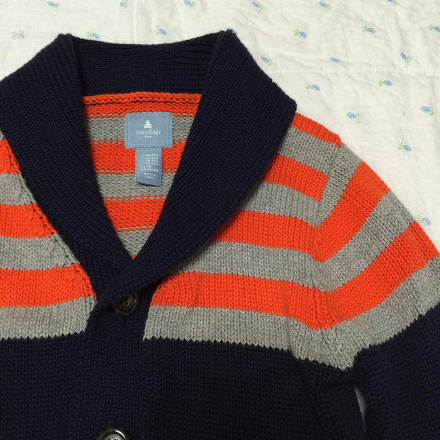 babyGAP(ベビーギャップ)のgapニットカーディガン90 キッズ/ベビー/マタニティのキッズ服男の子用(90cm~)(カーディガン)の商品写真