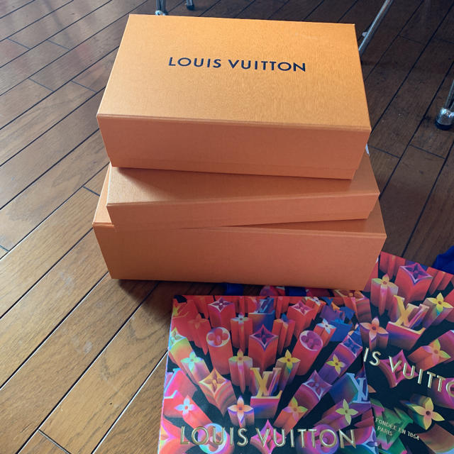 LOUIS VUITTON(ルイヴィトン)のLV空箱と紙袋セット レディースのバッグ(ショップ袋)の商品写真