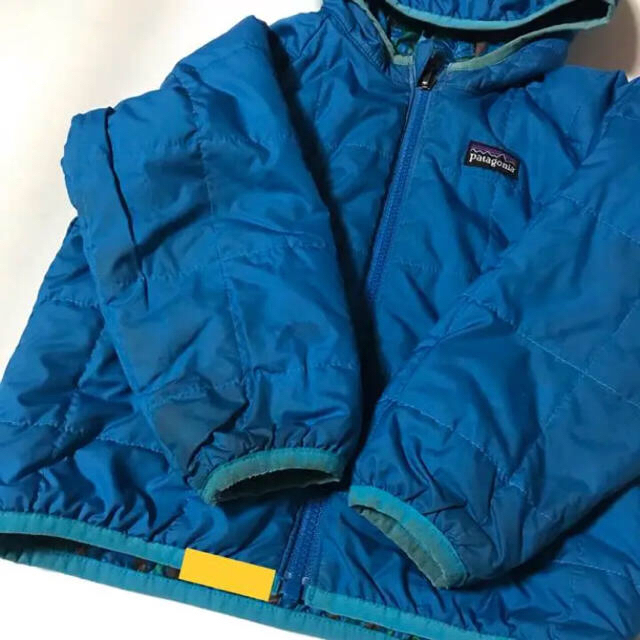 patagonia(パタゴニア)の難有り⚠️パタゴニア パフボール リバーシブル ジャケット 100 3T キッズ/ベビー/マタニティのキッズ服男の子用(90cm~)(ジャケット/上着)の商品写真