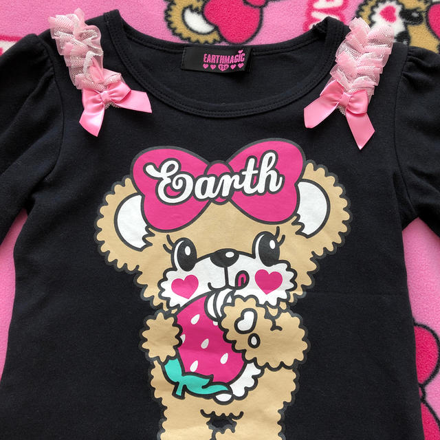 EARTHMAGIC(アースマジック)のいちごマフィーT☆110㌢ キッズ/ベビー/マタニティのキッズ服女の子用(90cm~)(Tシャツ/カットソー)の商品写真