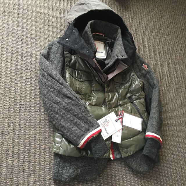 MONCLER(モンクレール)のモンクレール メンズのジャケット/アウター(ダウンベスト)の商品写真