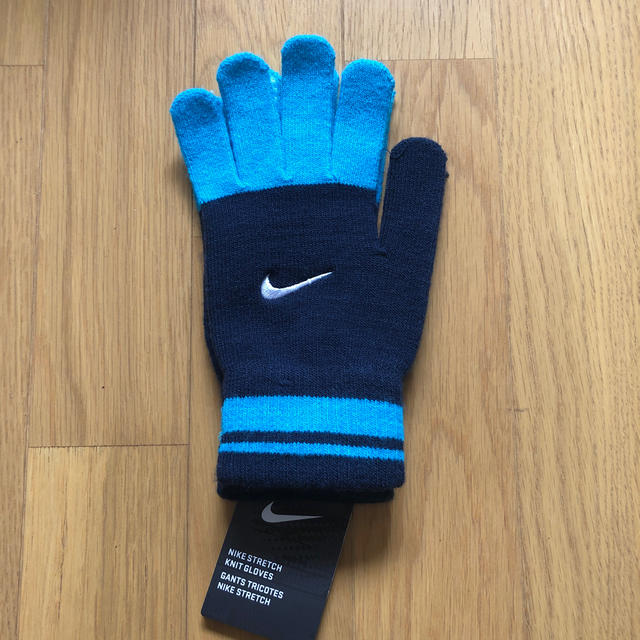 NIKE(ナイキ)のあつ様専用●ナイキ●ニットクローブ●手袋●新品 スポーツ/アウトドアのサッカー/フットサル(その他)の商品写真