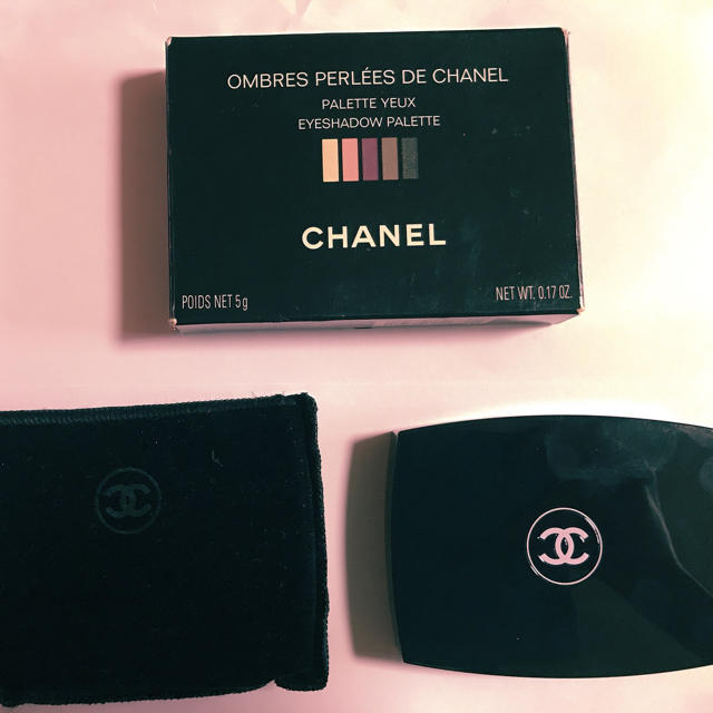 CHANEL(シャネル)の【中古】CHANEL アイシャドウパレット 151.880 コスメ/美容のベースメイク/化粧品(アイシャドウ)の商品写真