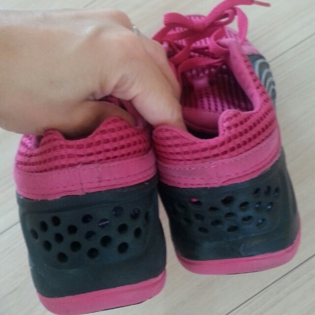PUMA(プーマ)のpuma23かるーいピンク♡ レディースの靴/シューズ(スニーカー)の商品写真