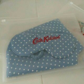 キャスキッドソン(Cath Kidston)のｷｬｽ☆ｴｱﾋﾟﾛｰ＆ｱｲﾏｽｸ　ブルー(旅行用品)