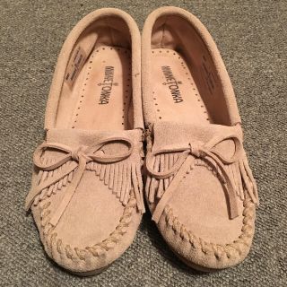 ミネトンカ(Minnetonka)のミネトンカ モカシン 24cm ベージュ(スリッポン/モカシン)