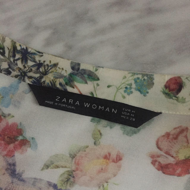 ZARA(ザラ)のzara ボタニカル柄 チュニック レディースのトップス(チュニック)の商品写真