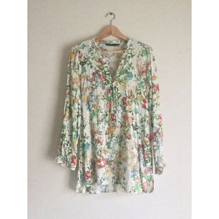 ザラ(ZARA)のzara ボタニカル柄 チュニック(チュニック)