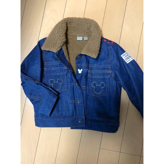 GAP Kids(ギャップキッズ)のあーちゃん様専用　ミッキー   デニムボアジャケット キッズ/ベビー/マタニティのキッズ服男の子用(90cm~)(ジャケット/上着)の商品写真