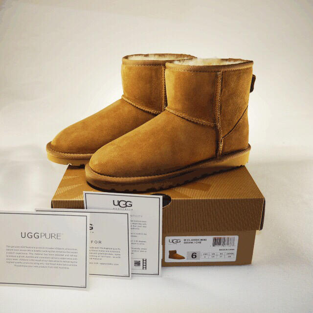 正規品販売! UGG UGGクラシックショートミニUS6 - ブーツ